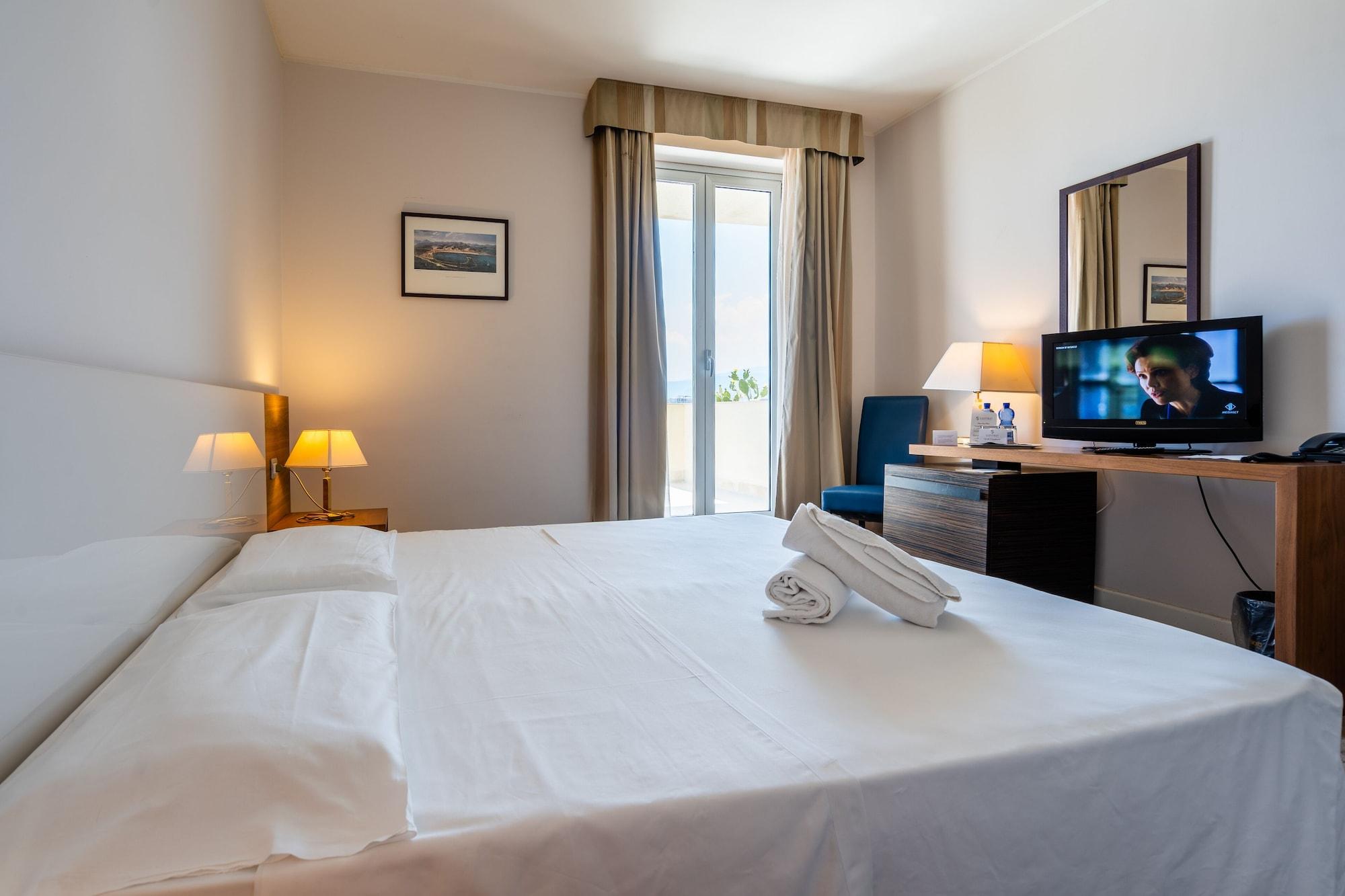 Capo Peloro Hotel (Adults Only) Torre Faro Exterior photo
